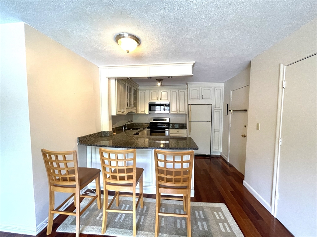 1323 Worcester Rd H8