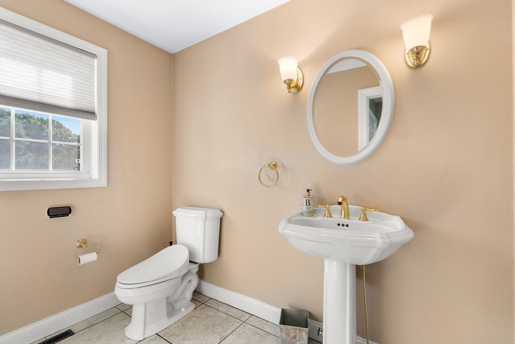 261 Oak Street, Methuen, MA, 261 Oak Street, Methuen, MA Photo #17