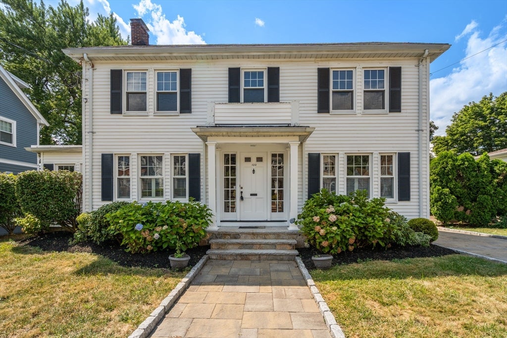 Photo of 122 Lincoln Rd, Medford, MA