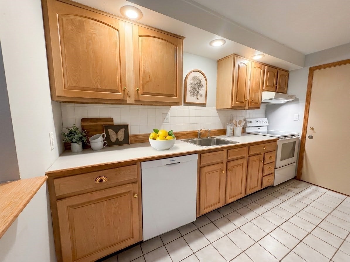 276 Albion St #5, Wakefield, MA Photo #3