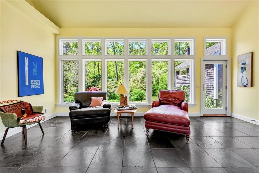 988 Crowells Bog Rd