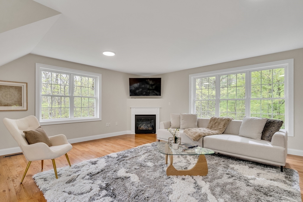 12 Cowdry Hill Rd, Westford, MA Photo #14