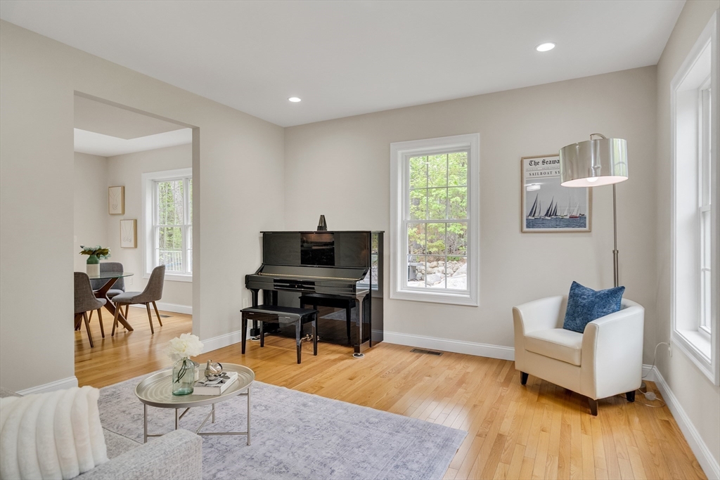 12 Cowdry Hill Rd, Westford, MA Photo #5