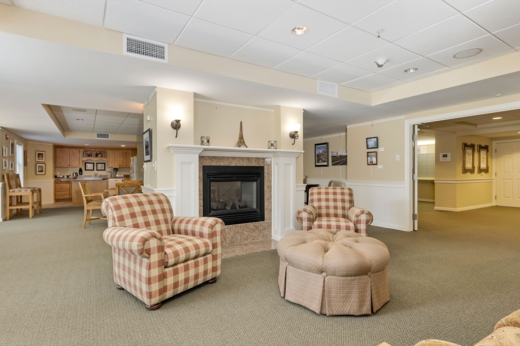 110 Dillingham Ave 212