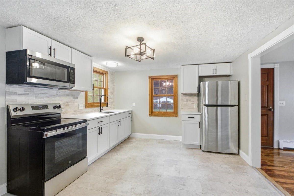 141 New Ludlow Rd, Granby, MA, 141 New Ludlow Rd, Granby, MA Photo #4