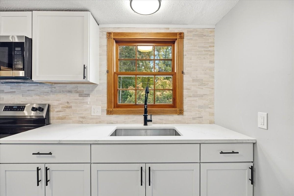 141 New Ludlow Rd, Granby, MA, 141 New Ludlow Rd, Granby, MA Photo #5