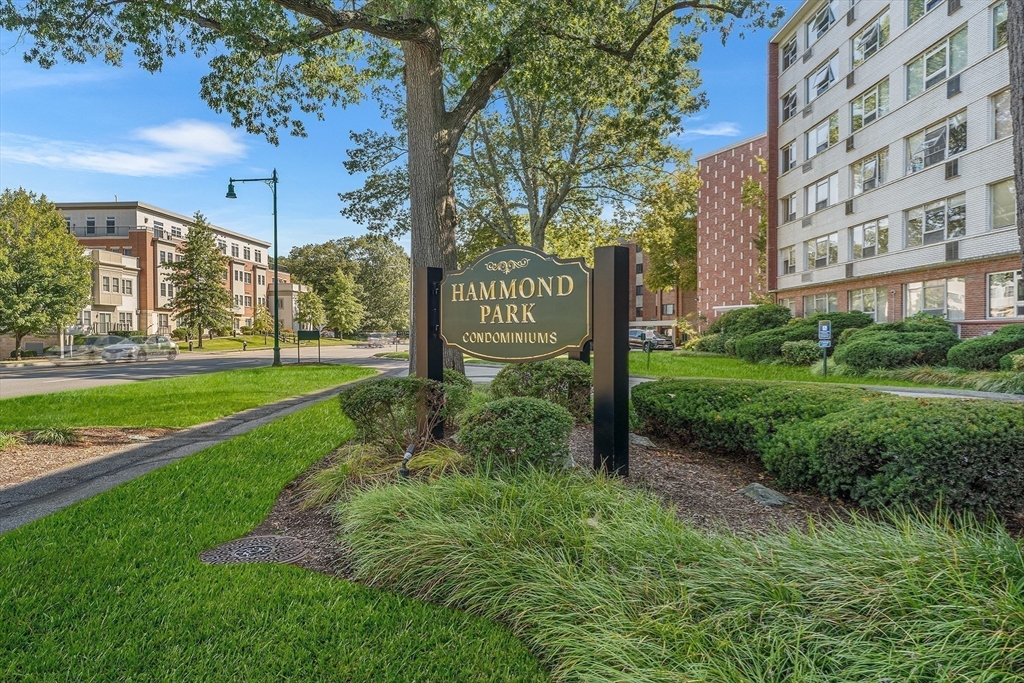 20 Hammond Pond Parkway - Unit 606