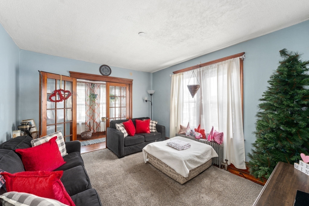 223 Paradis Ave