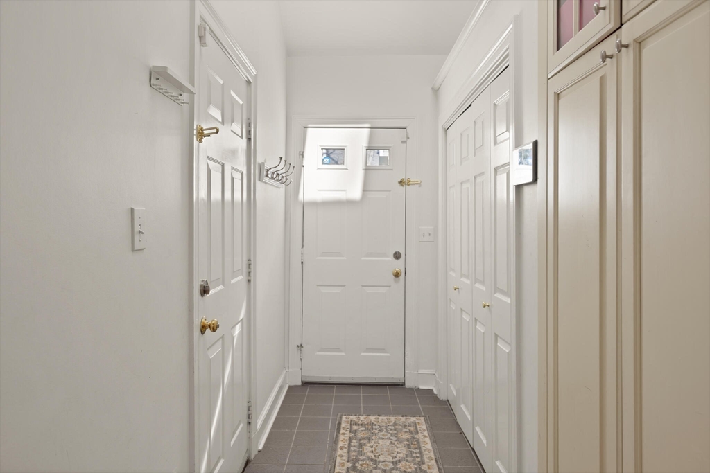 55 Mayfair Dr