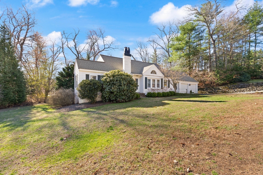 55 Mayfair Dr
