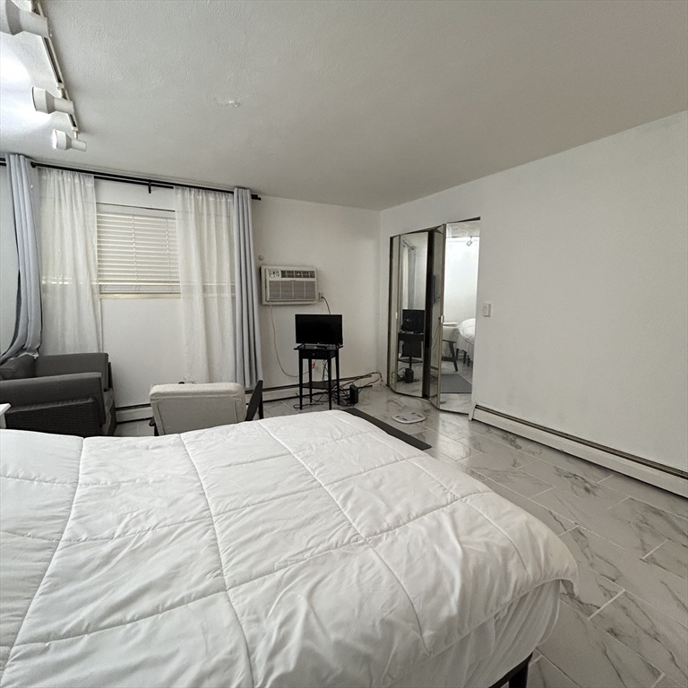 195 Independence Ave 111