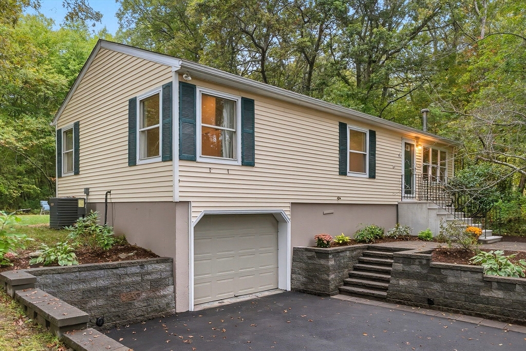 12 Alstead Path