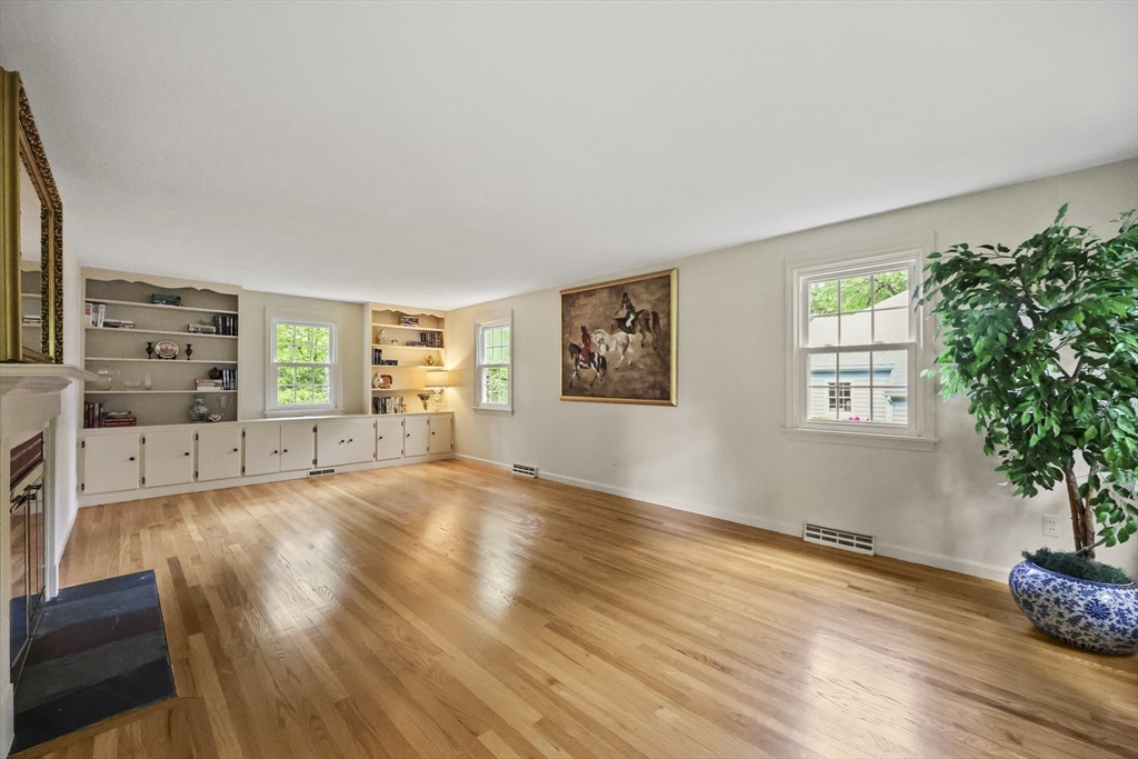 92 Morningside Dr
