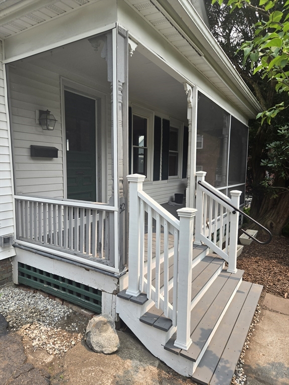 32 Hampden St