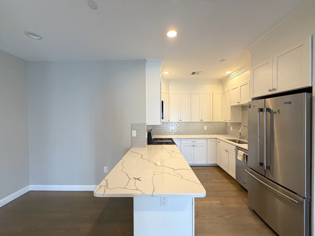 966 Hyde Park Ave 202