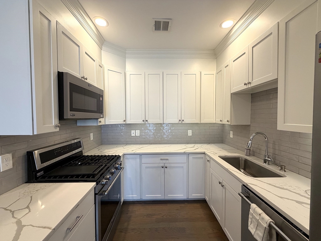 966 Hyde Park Ave 202