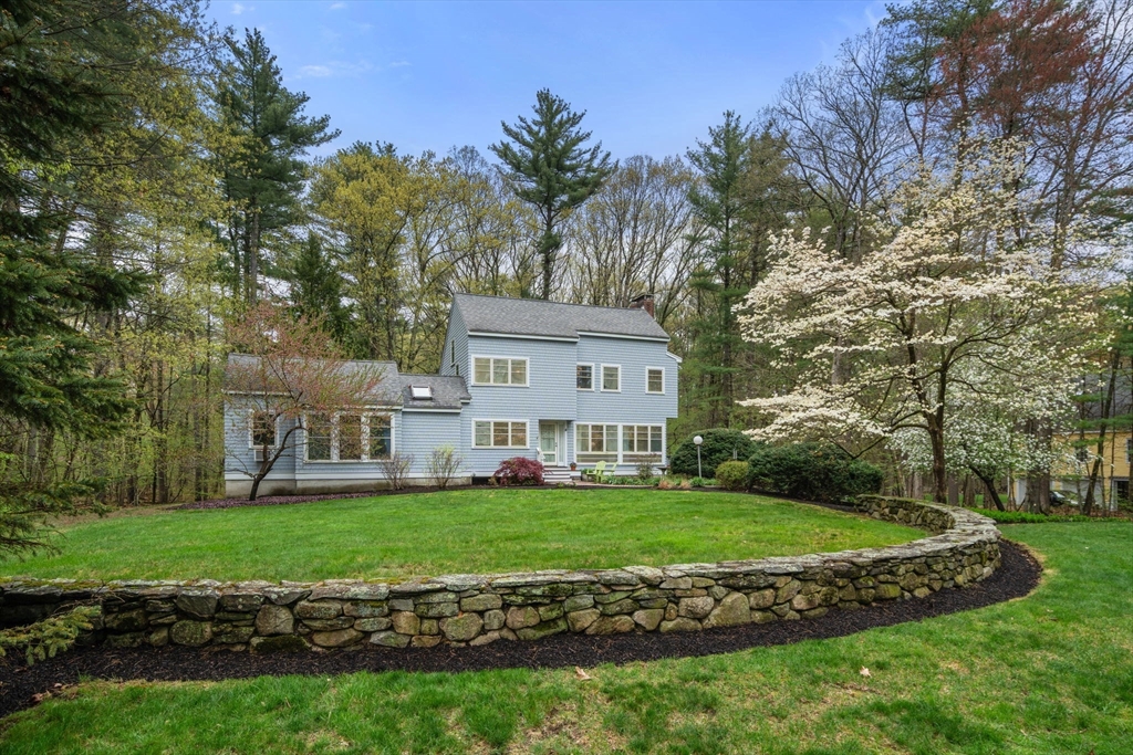4 Deacon Ln