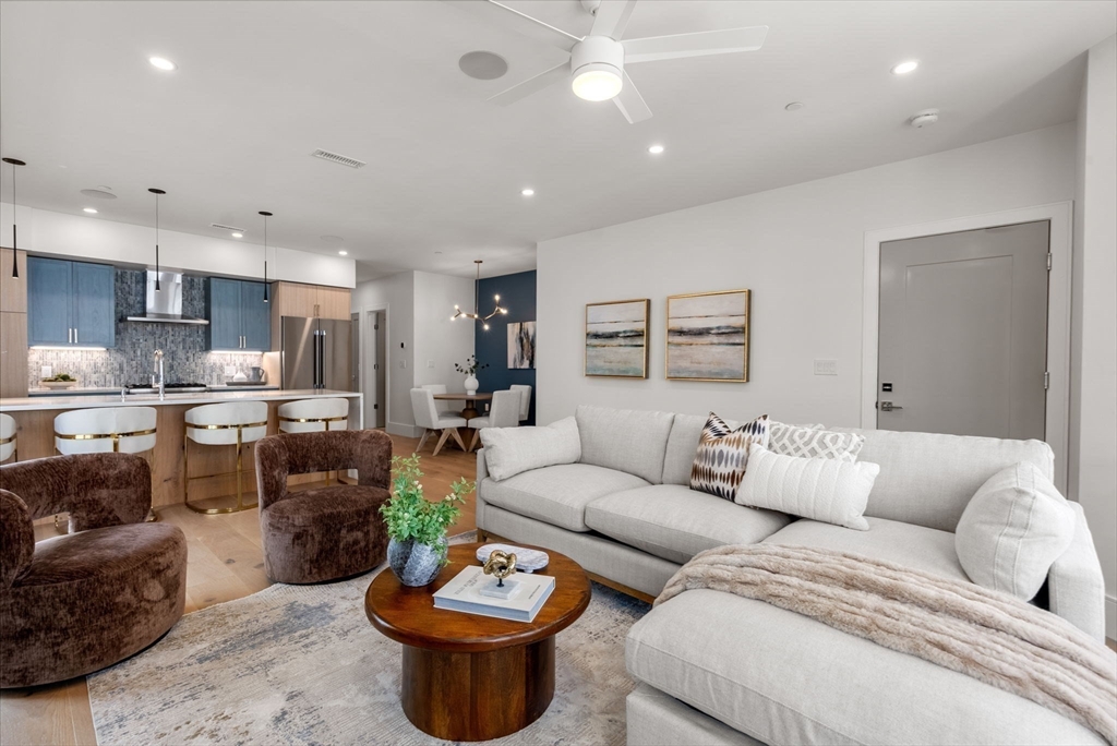 527 East 7th Street 3