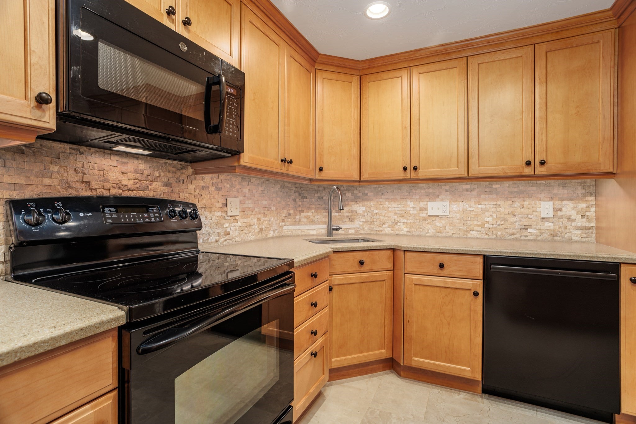 212 Ridgefield Cir 212B