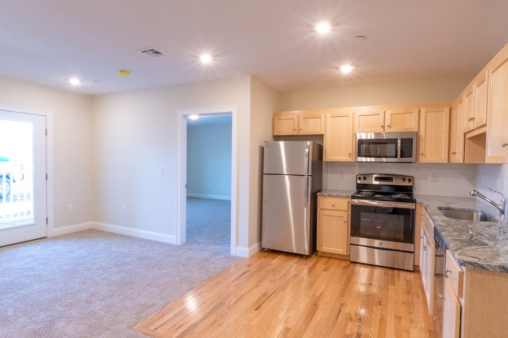 80 North Meadows Road #102, Medfield, MA, 80 North Meadows Road #102, Medfield, MA Photo #2
