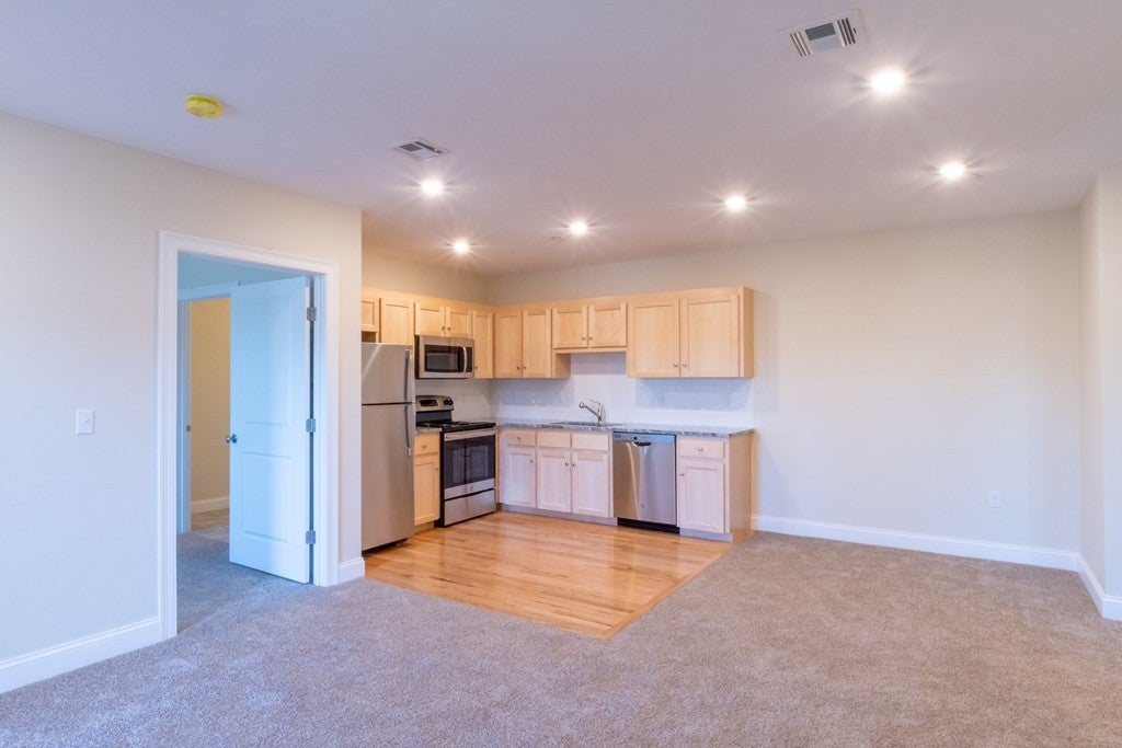 80 North Meadows Road #102, Medfield, MA, 80 North Meadows Road #102, Medfield, MA Photo #4