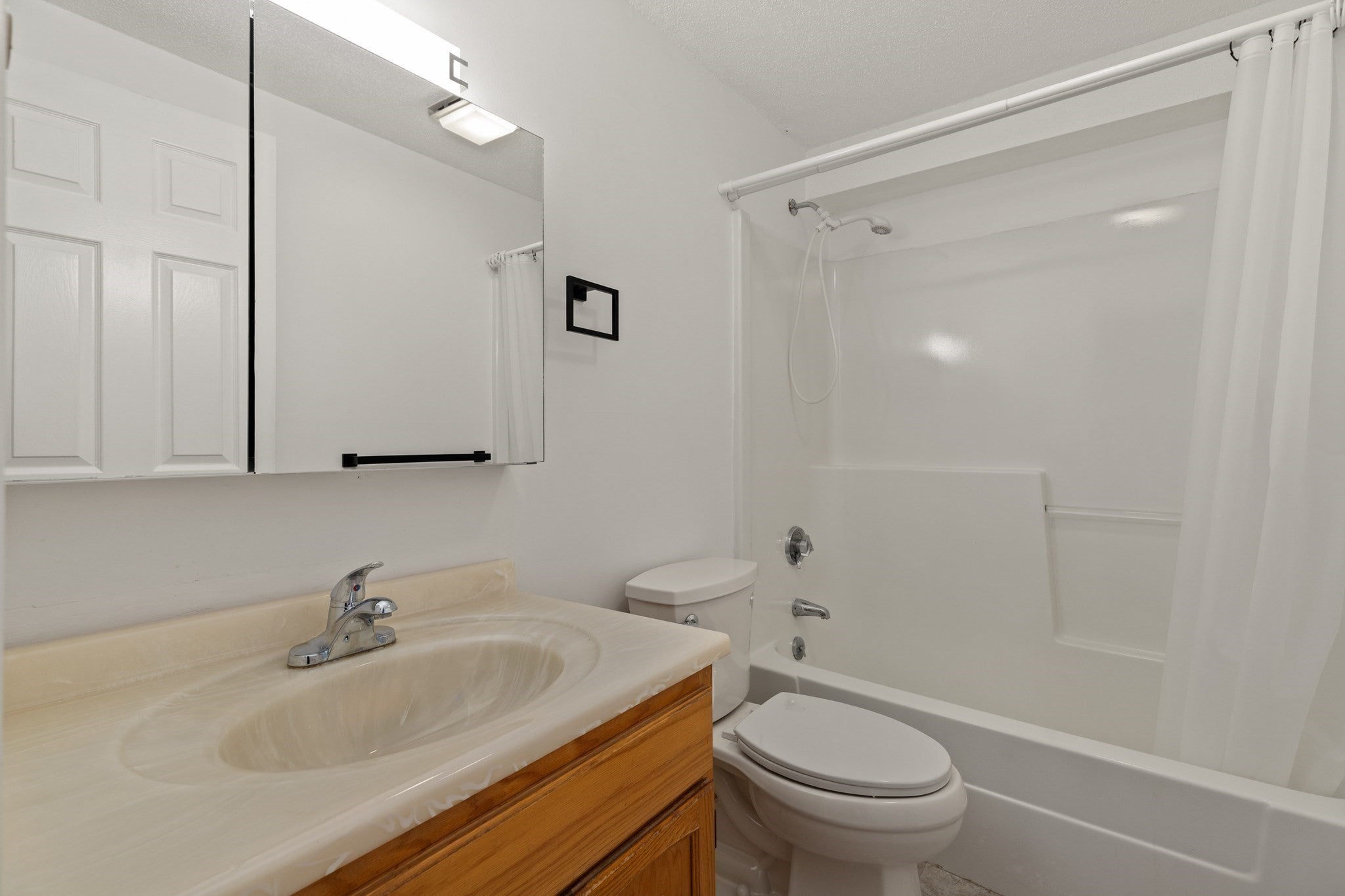 106 Heritage Dr #106, Northbridge, MA Photo #24