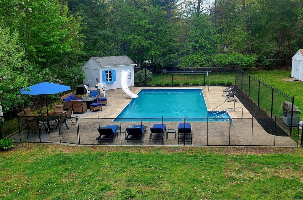 Wilmington, Massachusetts 01887, United States, 3 Bedrooms Bedrooms, ,2 BathroomsBathrooms,Residential,Pending,124022