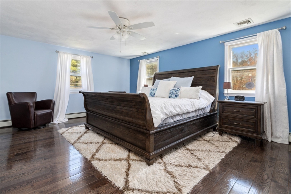 Wilmington, Massachusetts 01887, United States, 3 Bedrooms Bedrooms, ,2 BathroomsBathrooms,Residential,Pending,124022