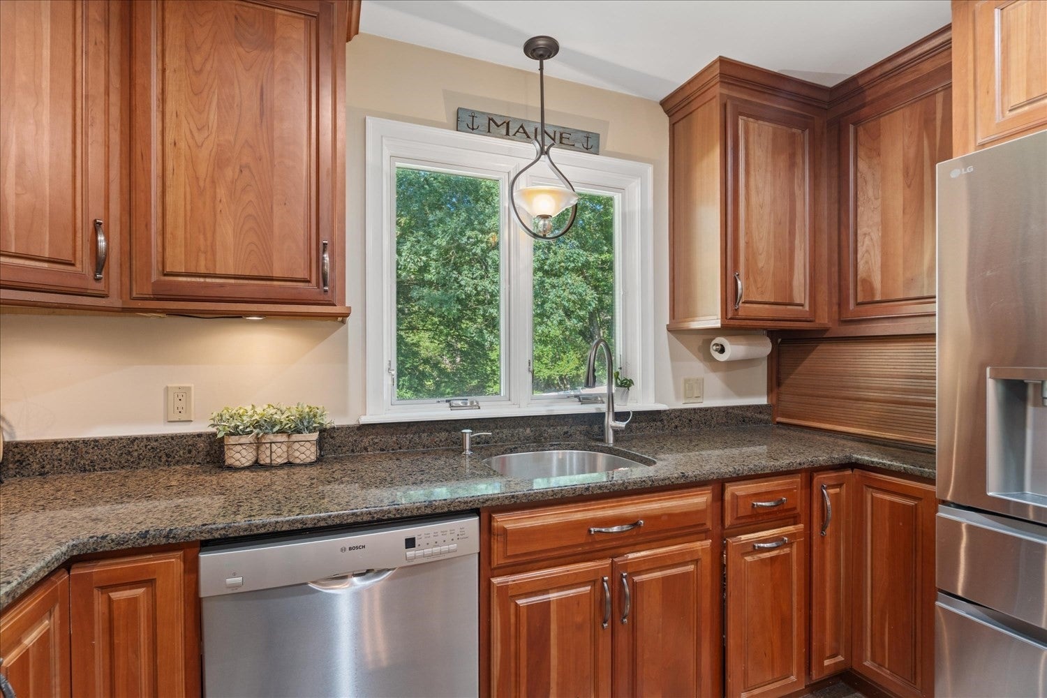 101 Newell Dr, Cumberland, RI Photo #7