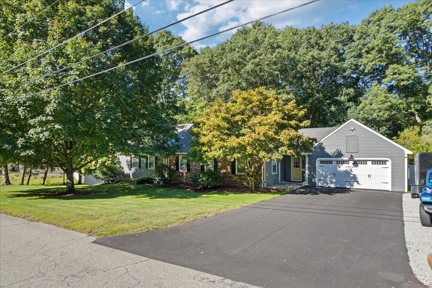 101 Newell Dr, Cumberland, RI Photo #3