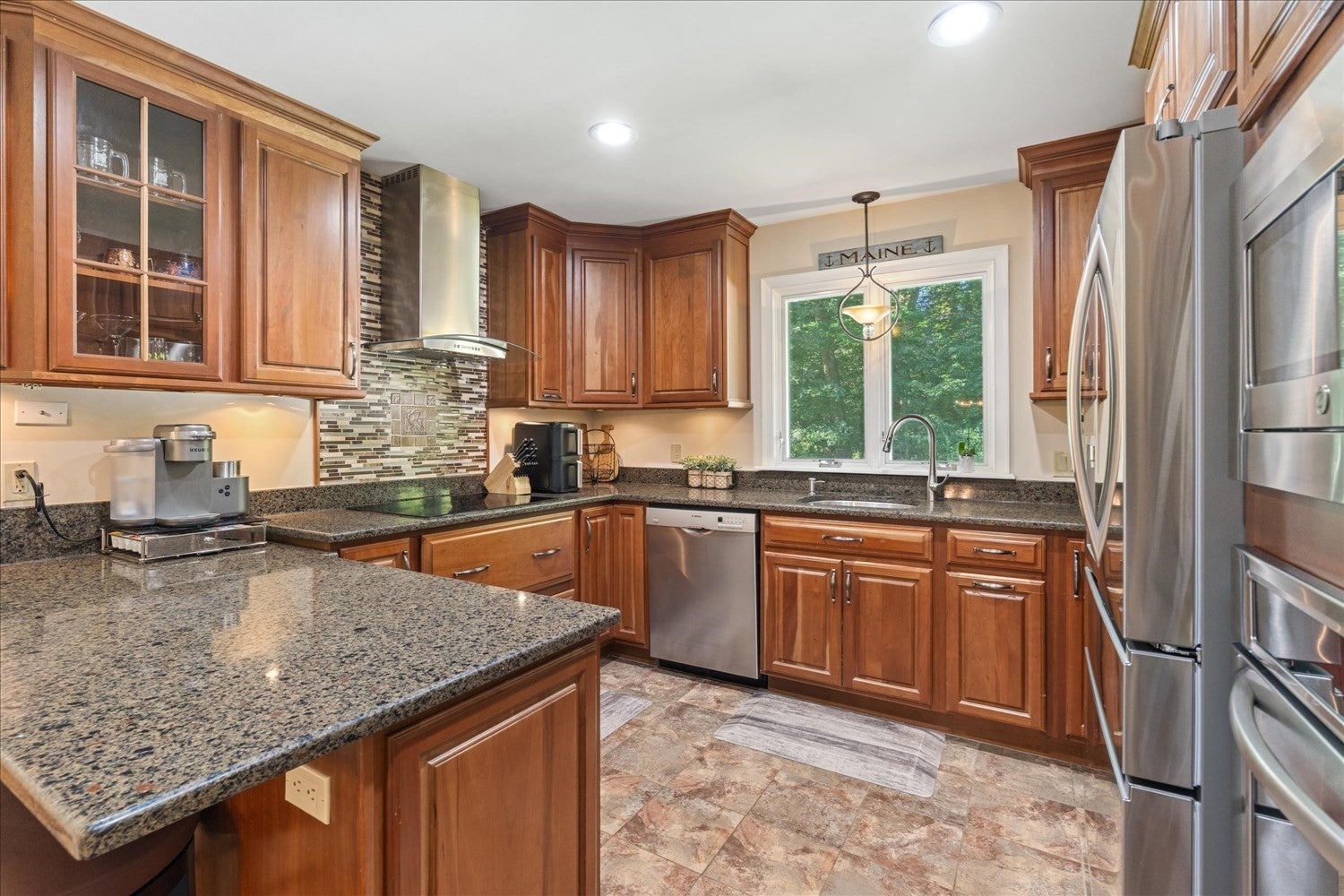 101 Newell Dr, Cumberland, RI Photo #5