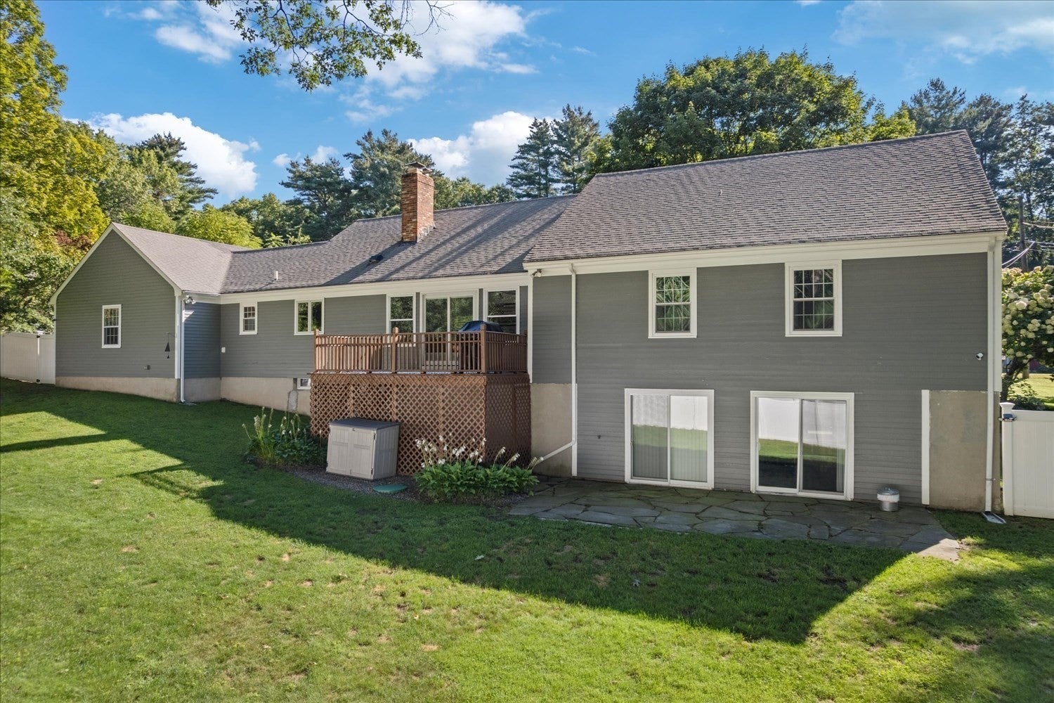 101 Newell Dr, Cumberland, RI Photo #2