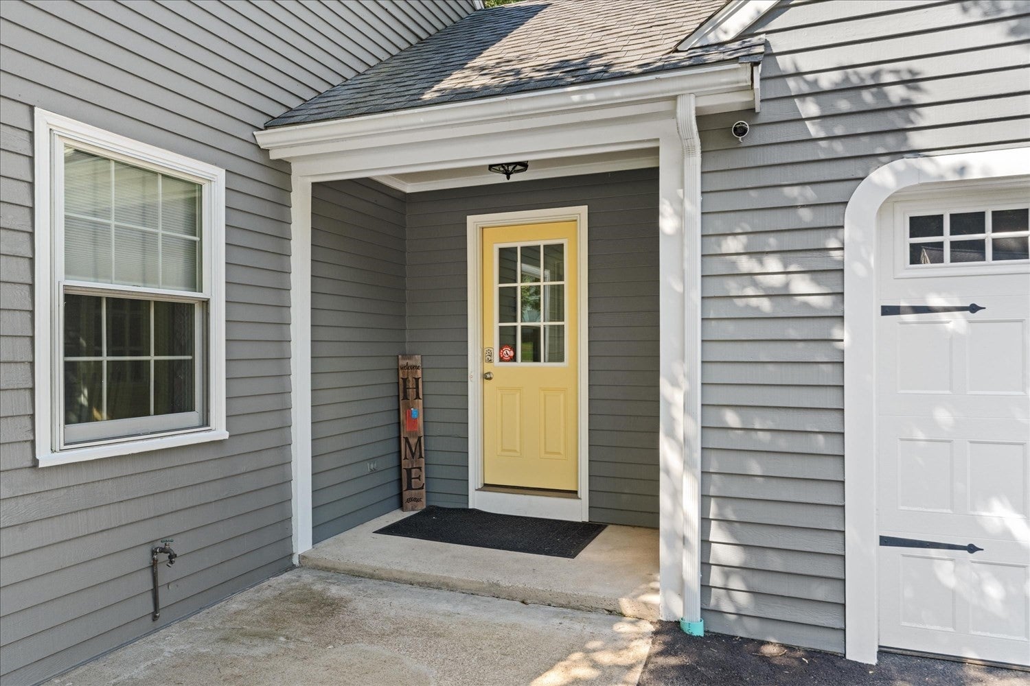 101 Newell Dr, Cumberland, RI Photo #4