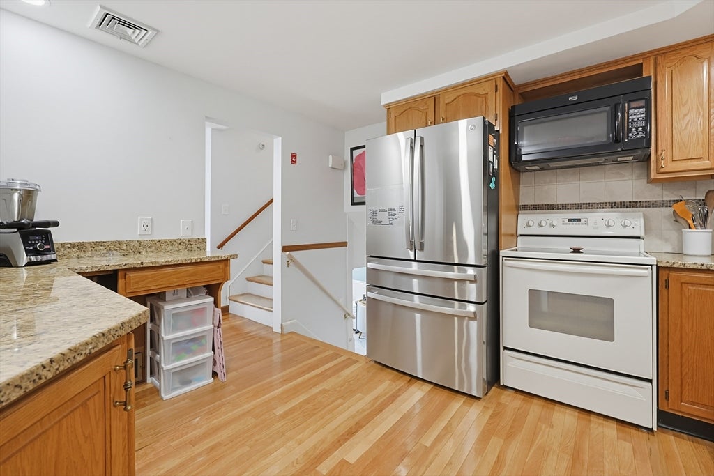 19 Weir Rd