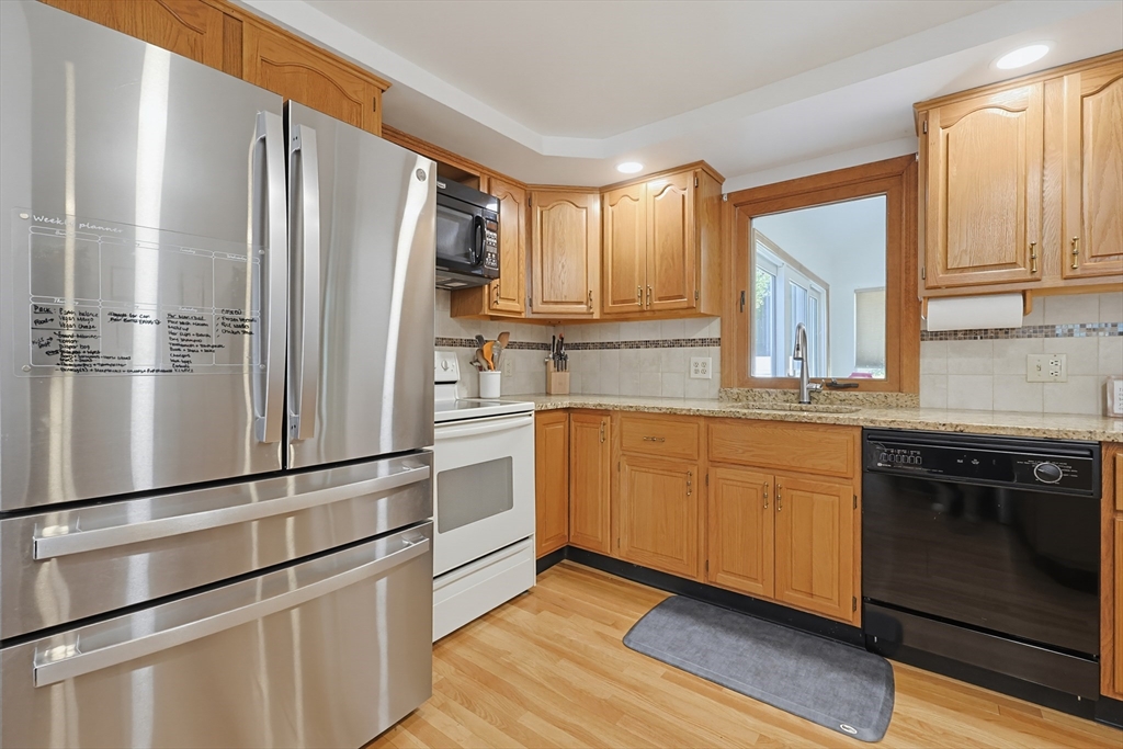 19 Weir Rd