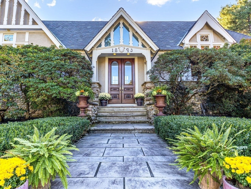 701 Country Way