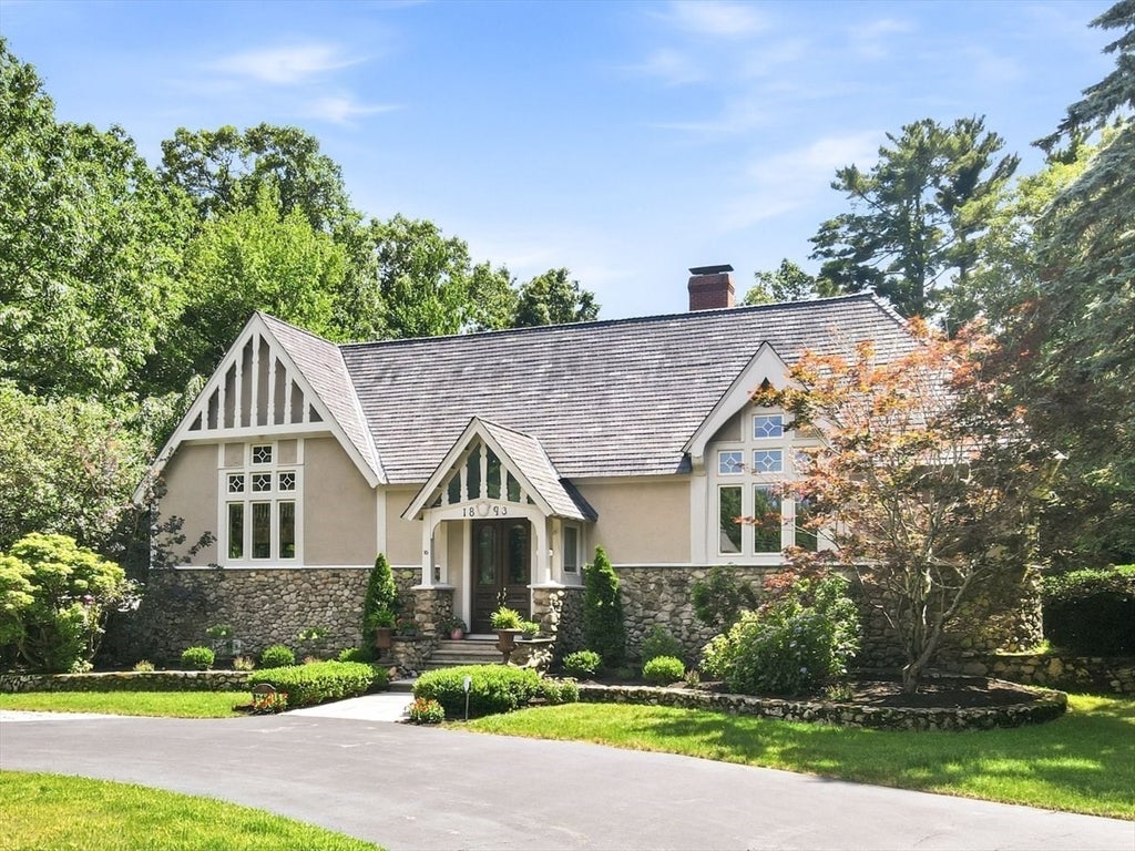 701 Country Way