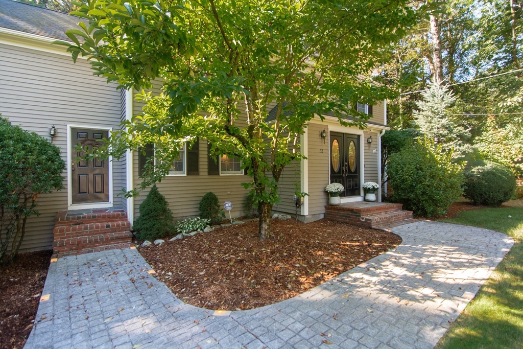 32 Homeward Ln