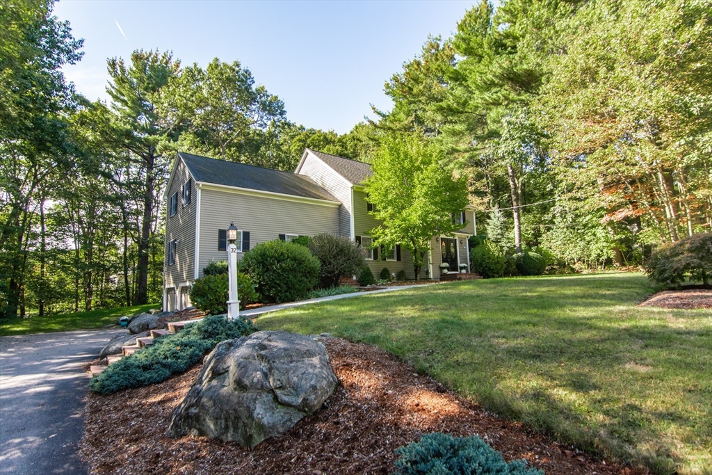 32 Homeward Ln