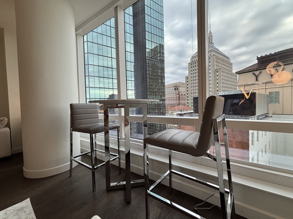 430 Stuart St 1518