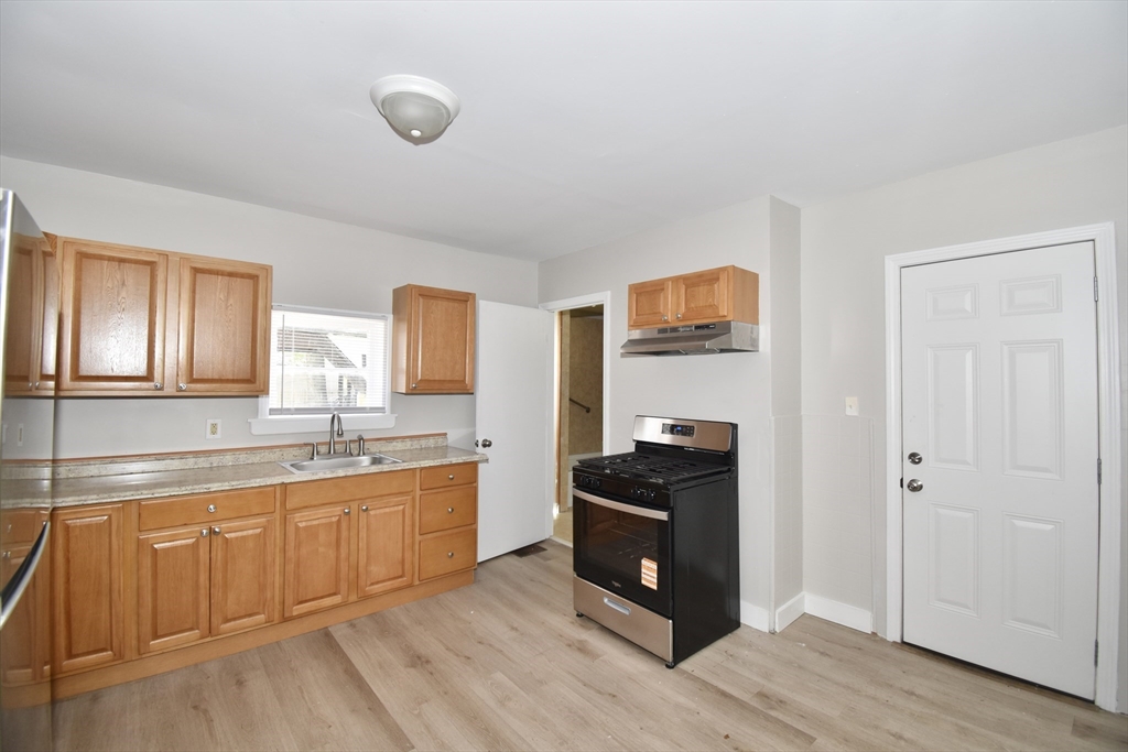 112 Bay St