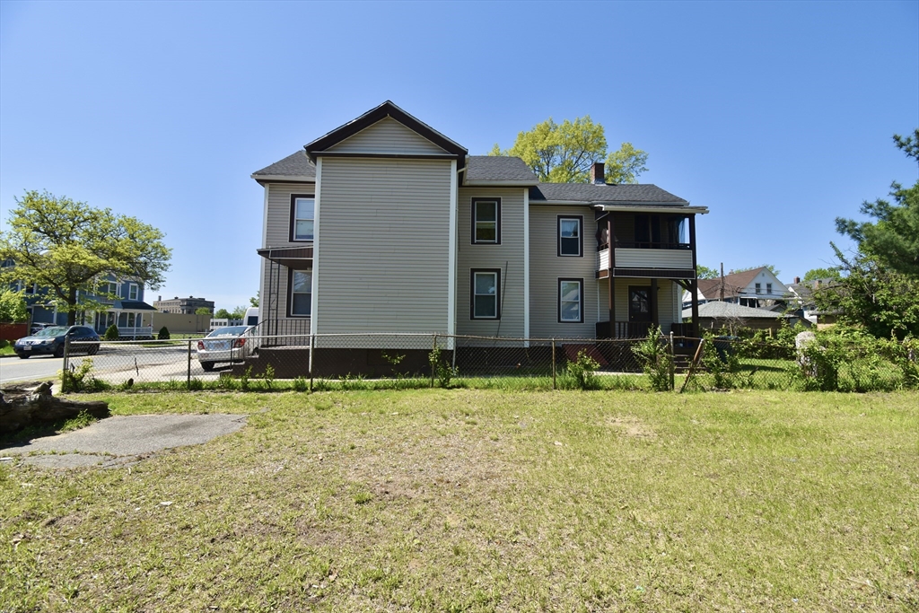 112 Bay St