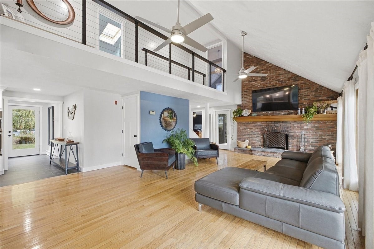68 Fairview Ave