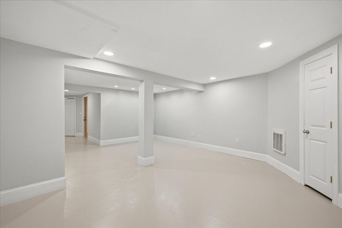68 Fairview Ave, Pembroke, MA, 68 Fairview Ave, Pembroke, MA Photo #30
