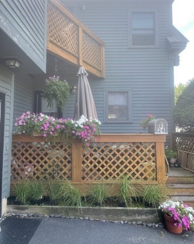 24 Pond Street