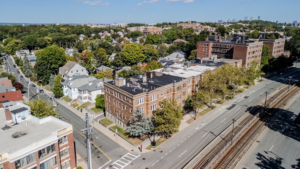2021 Commonwealth Ave B
