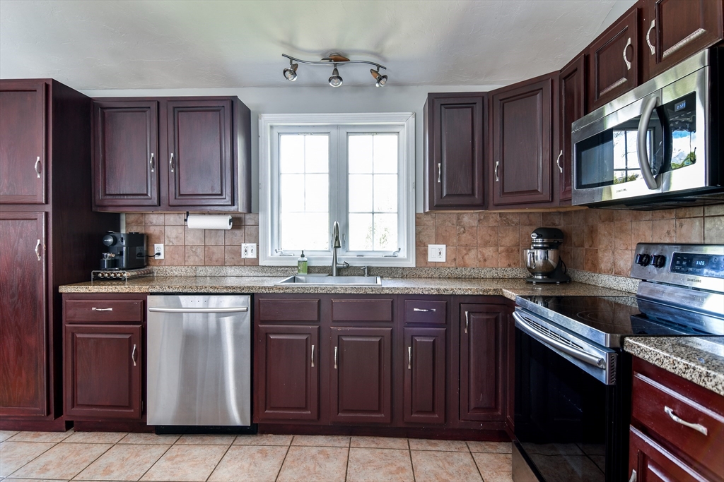 34 Oran Street, Worcester, MA Photo #12