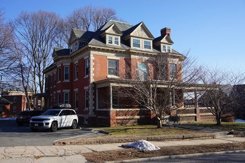 Photo of 495 Appleton St #2R, Holyoke, MA 01040 (MLS # 73469581)