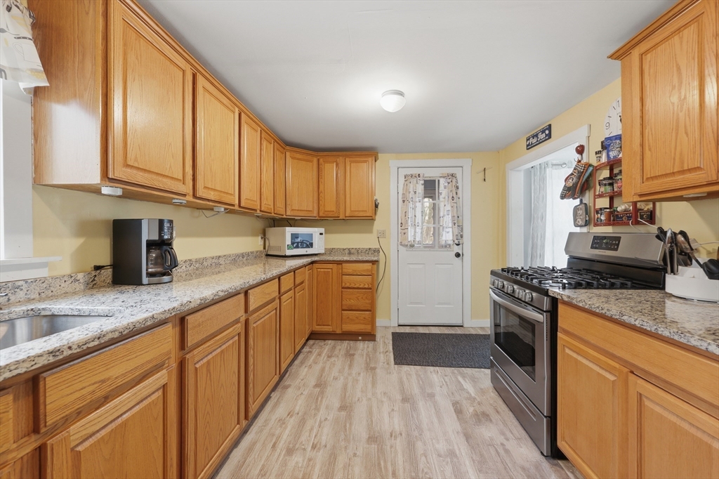 8 Stones Corner Road