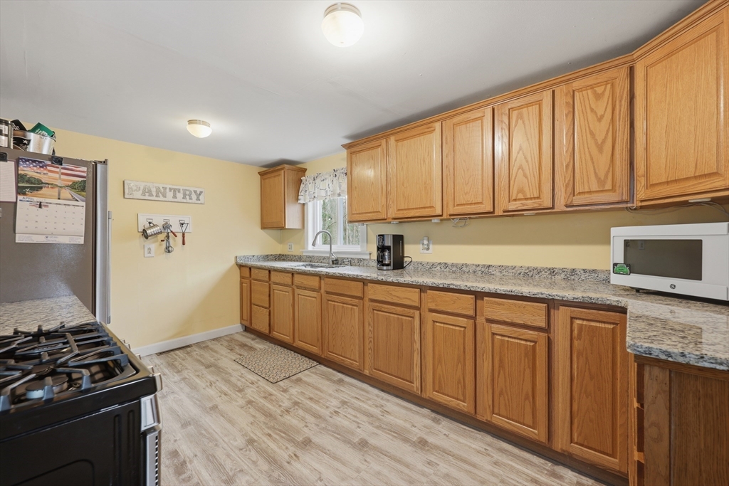 8 Stones Corner Road